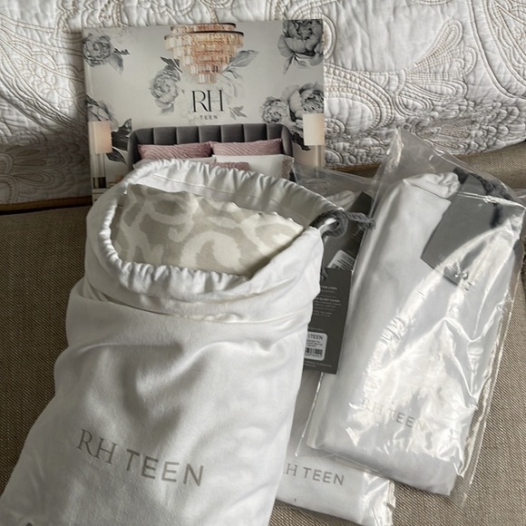 RH AIMEE COTTON-LINEN STANDARD SHAM - Picture 5 of 6